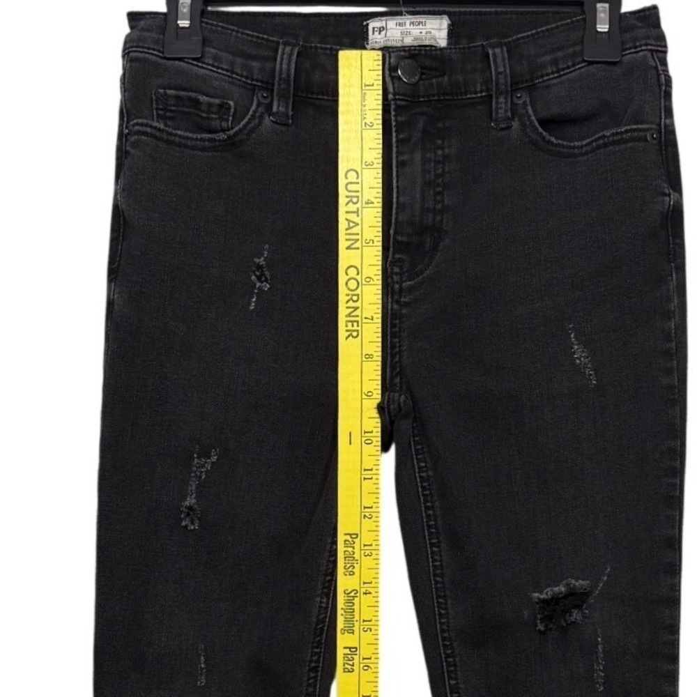 FREE PEOPLE Great Heights Skinny Jeans, Frayed Anke, Black Wash, Size 26 - Picture 5 of 10